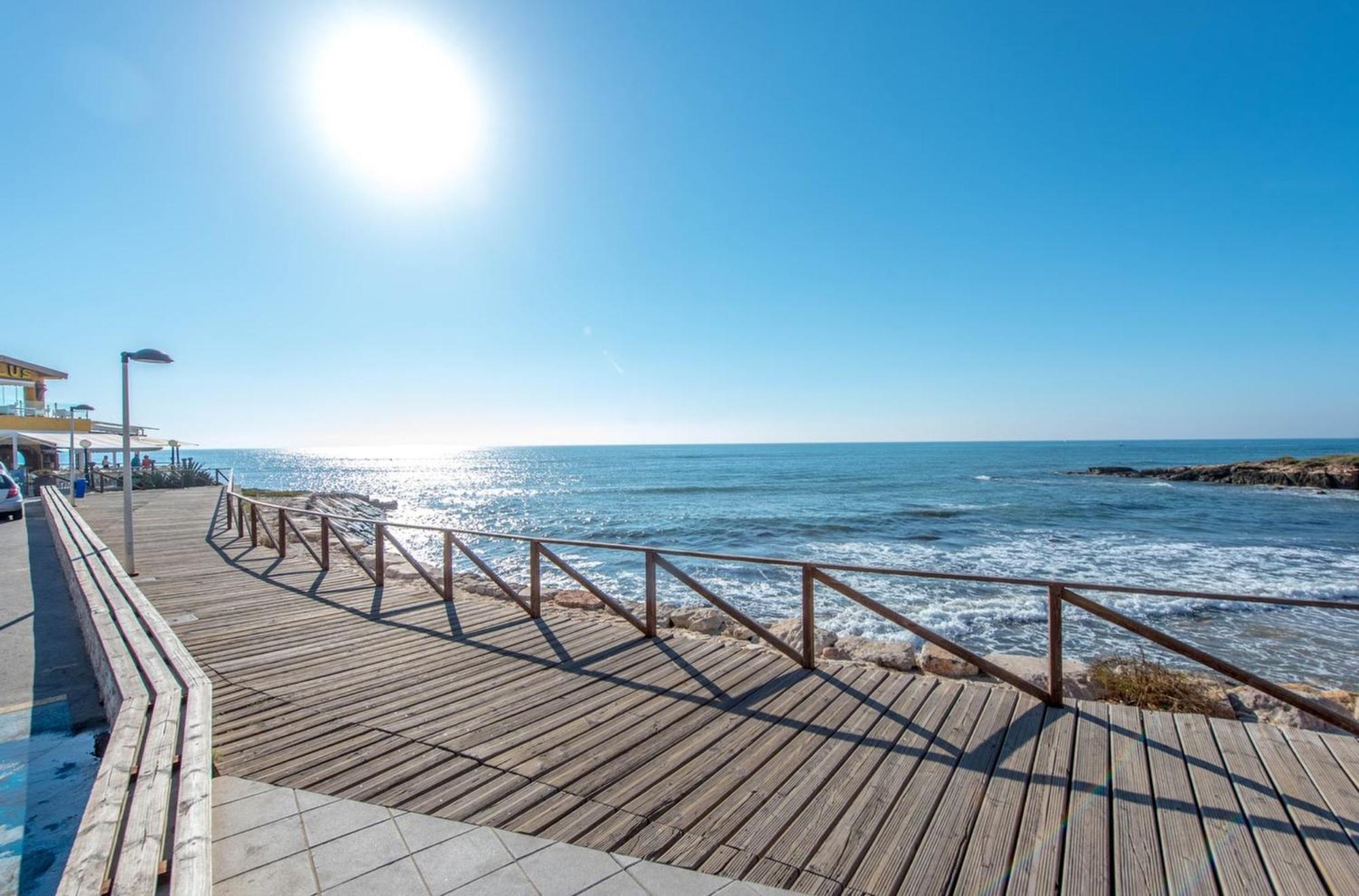 Punta Prima - Sun & Beach & Golf & Bike - Spanish South-Facing Terrace Apartment - La Recoleta - By The Sea Torrevieja Ngoại thất bức ảnh